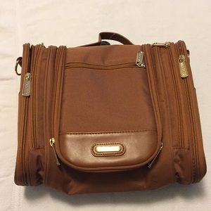 Travel toiletry bag